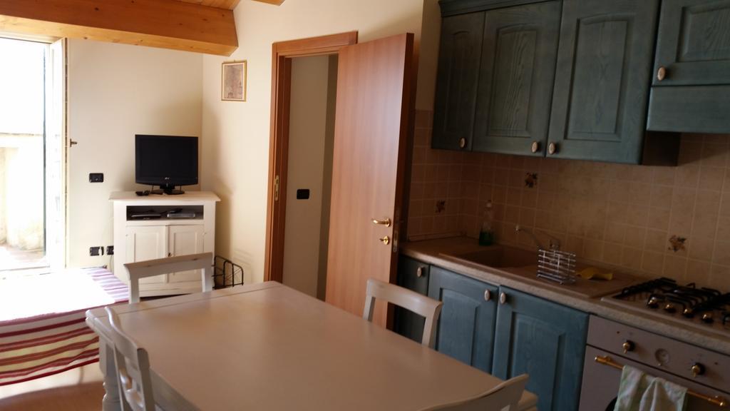 Ferienwohnung La Panoramica Avenale Zimmer foto