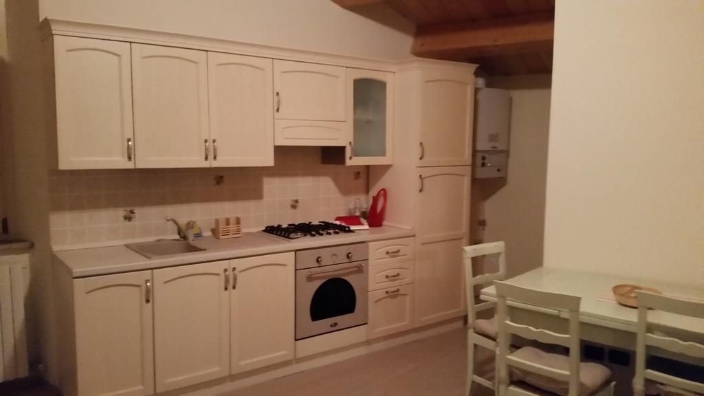 Ferienwohnung La Panoramica Avenale Zimmer foto