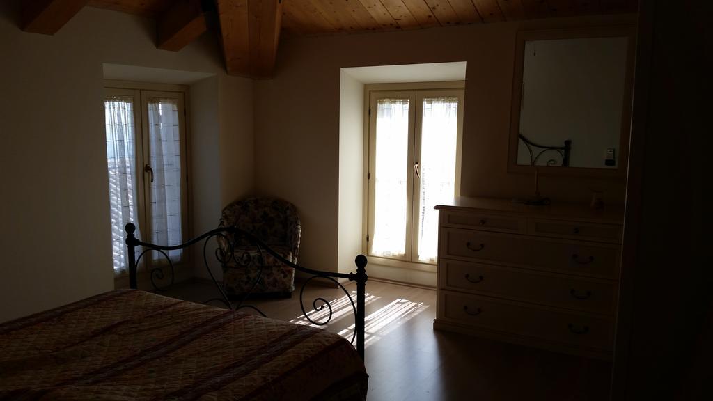 Ferienwohnung La Panoramica Avenale Zimmer foto